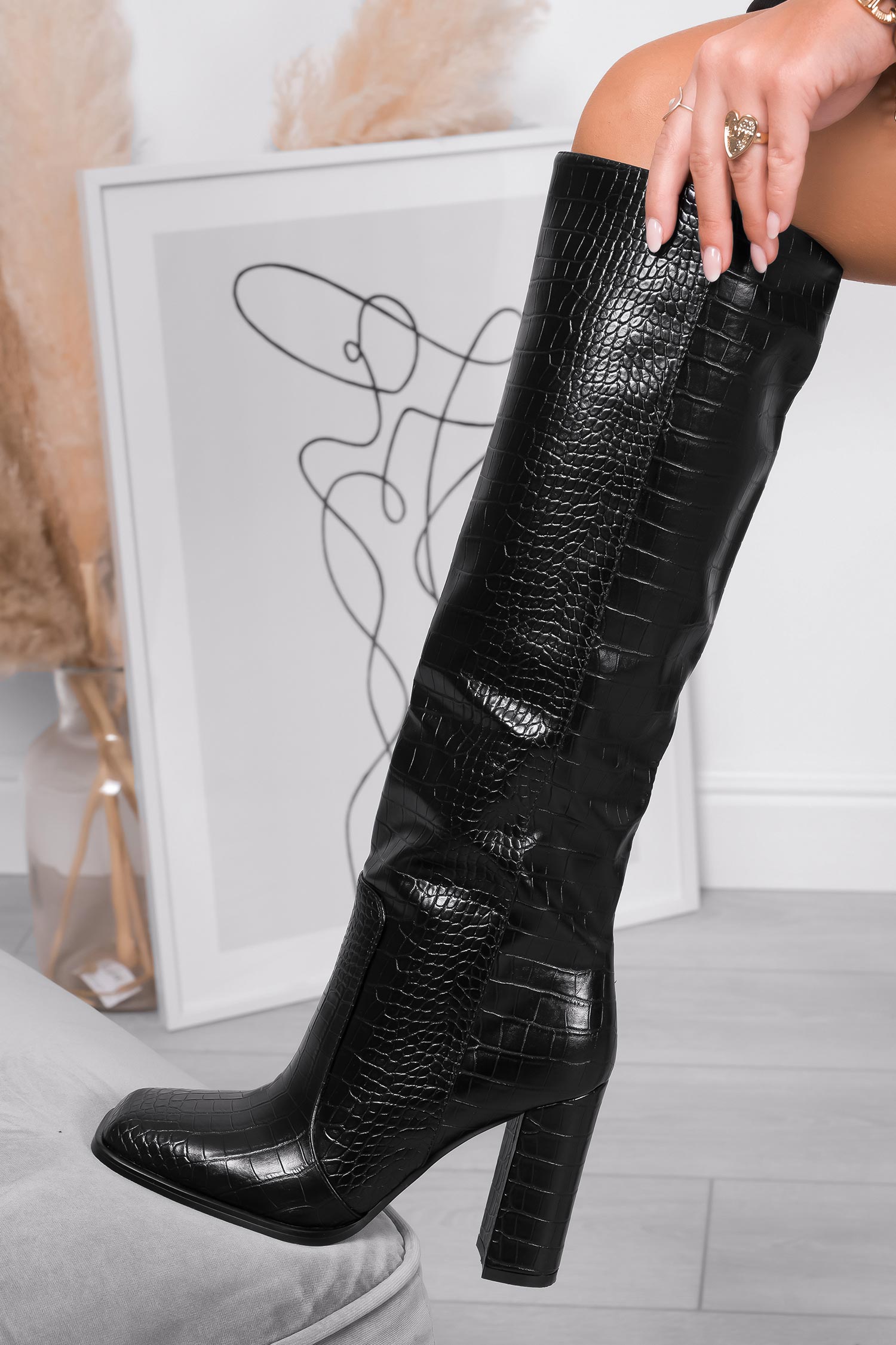 Bottes noires Alexoo effet crocodile