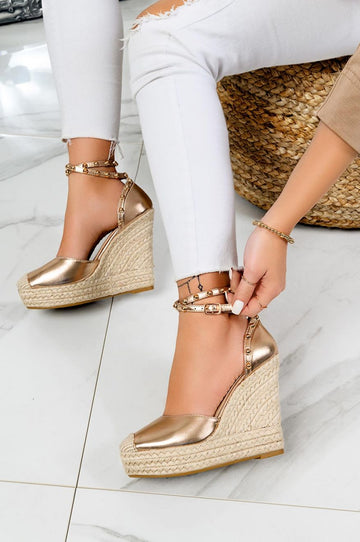 Metallic rose gold espadrilles with high wedge and gold studs