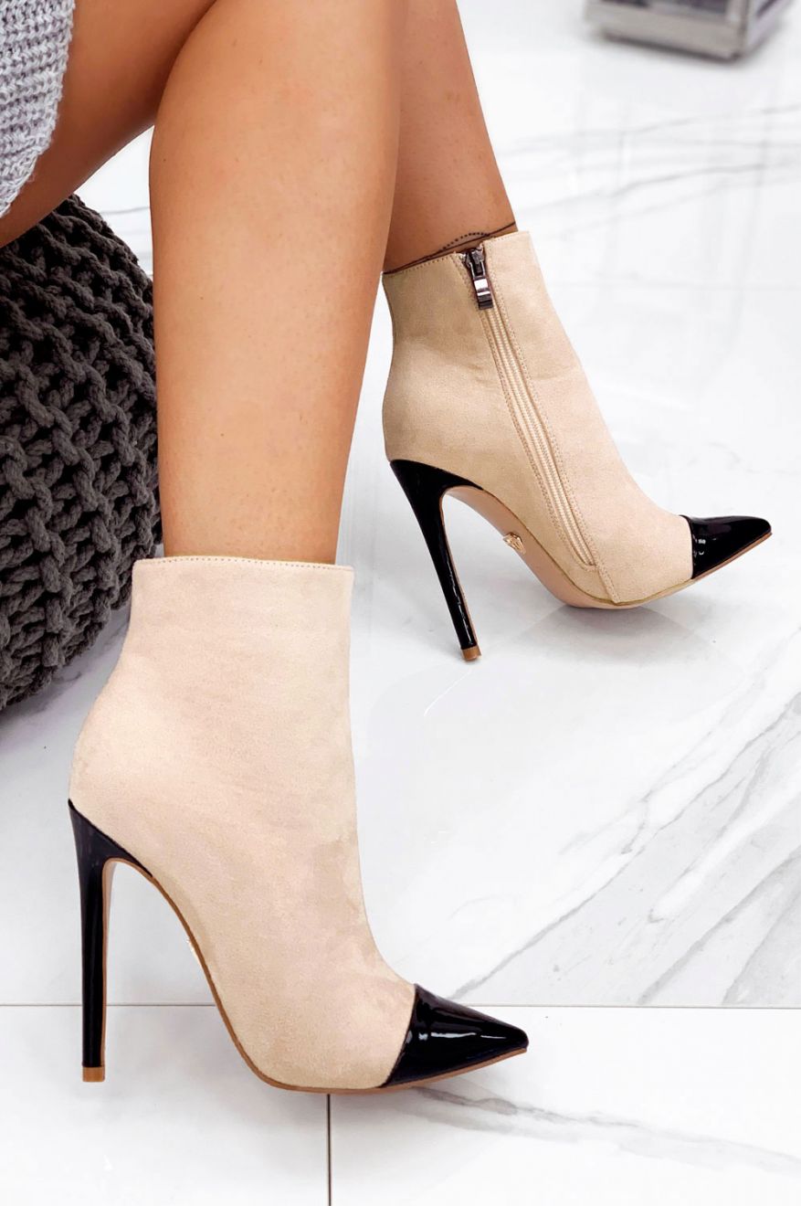 Beige suede ankle boots with heel and black patent leather toe