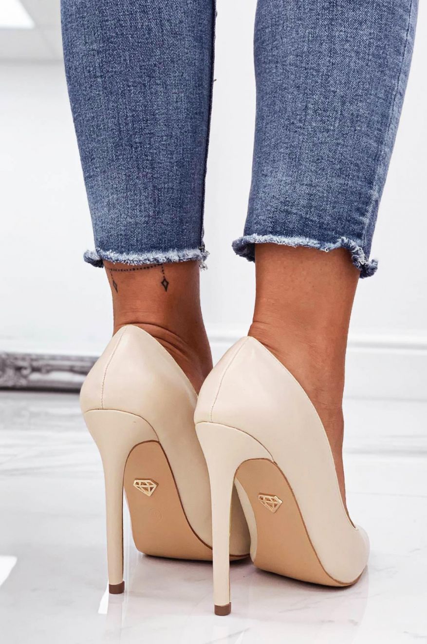 Decolletè beige in finta pelle con tacco alto