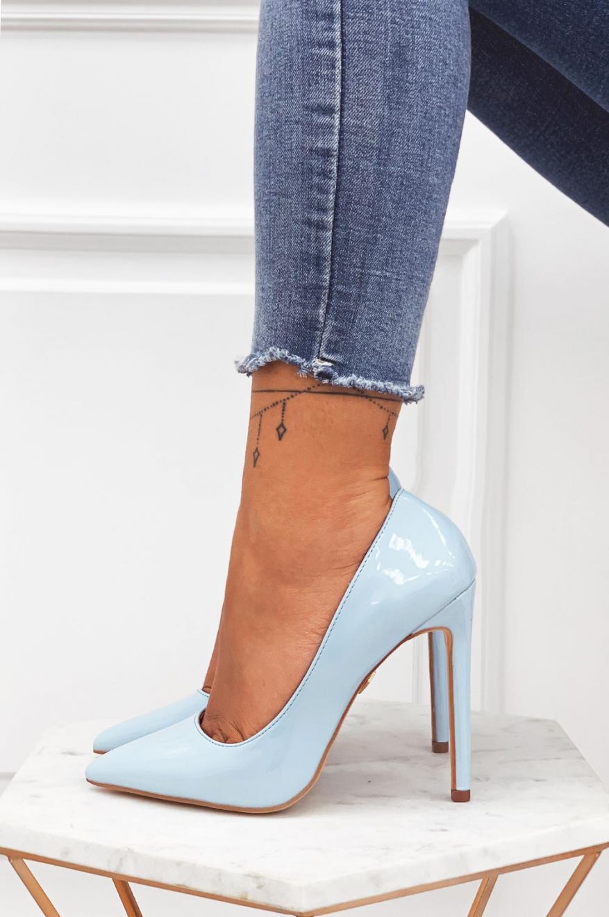 Escarpins bleus Alexoo en vernis à talons hauts