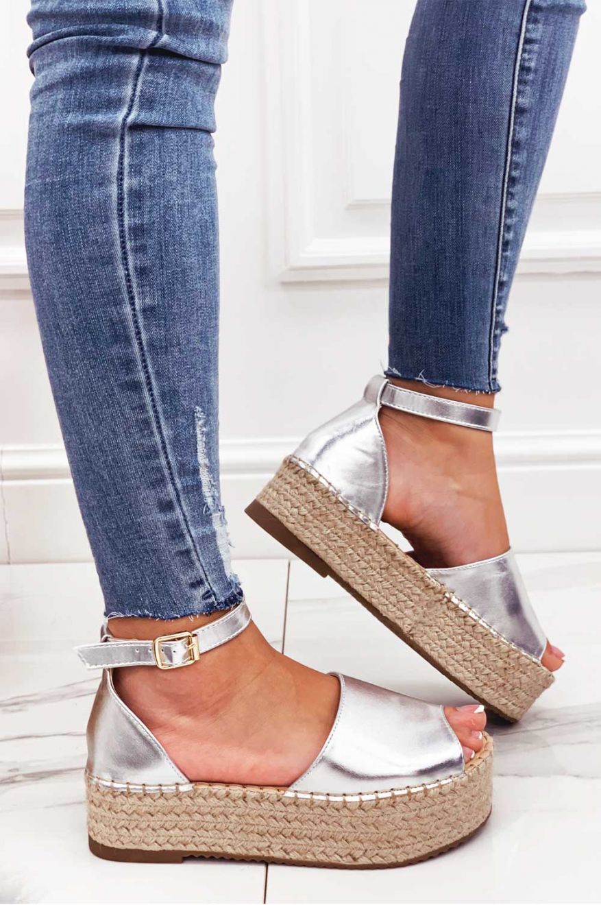 LICIA - Espadrillas argento metallizzate con zeppa e cinturino
