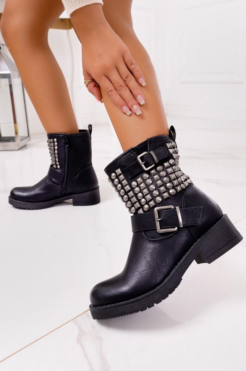 Stivaletti neri biker con borchie