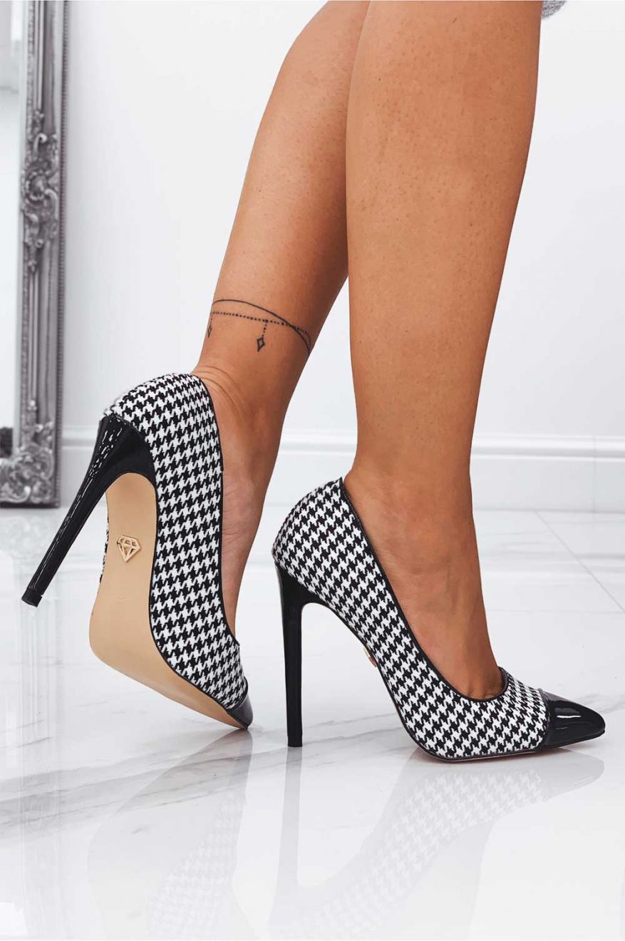 Escarpins noirs pied-de-poule avec talon et bout verni