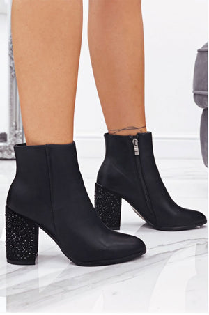 Black ankle boots with comfortable jewel heel