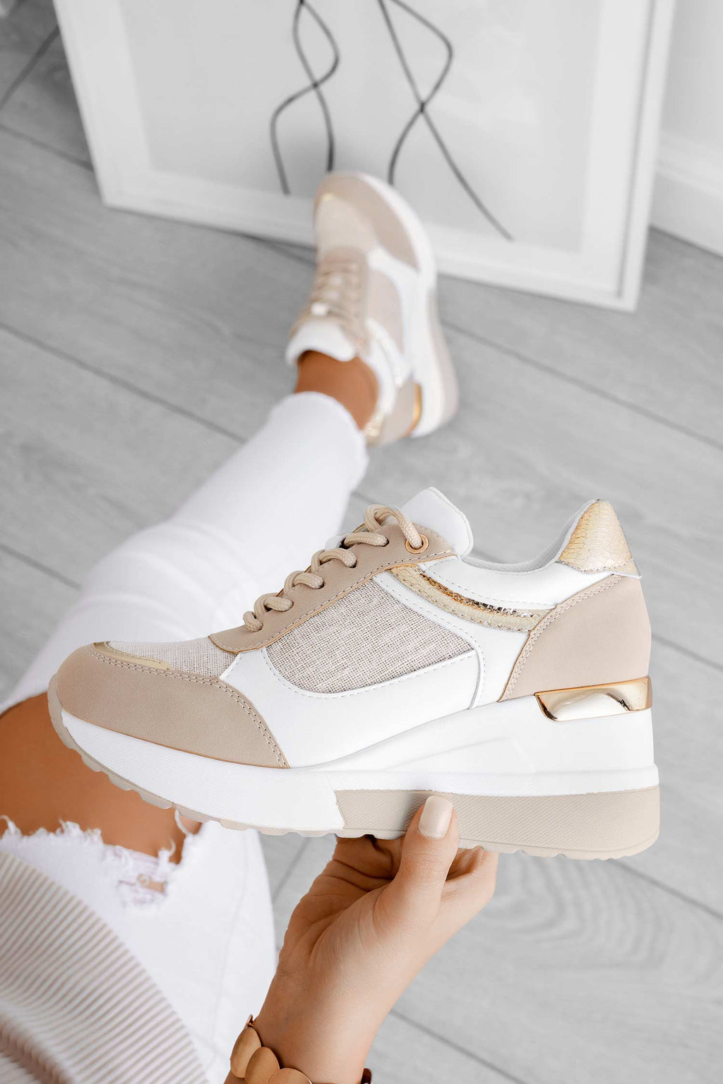 Sneakers fango con inserti in tessuto glitter oro