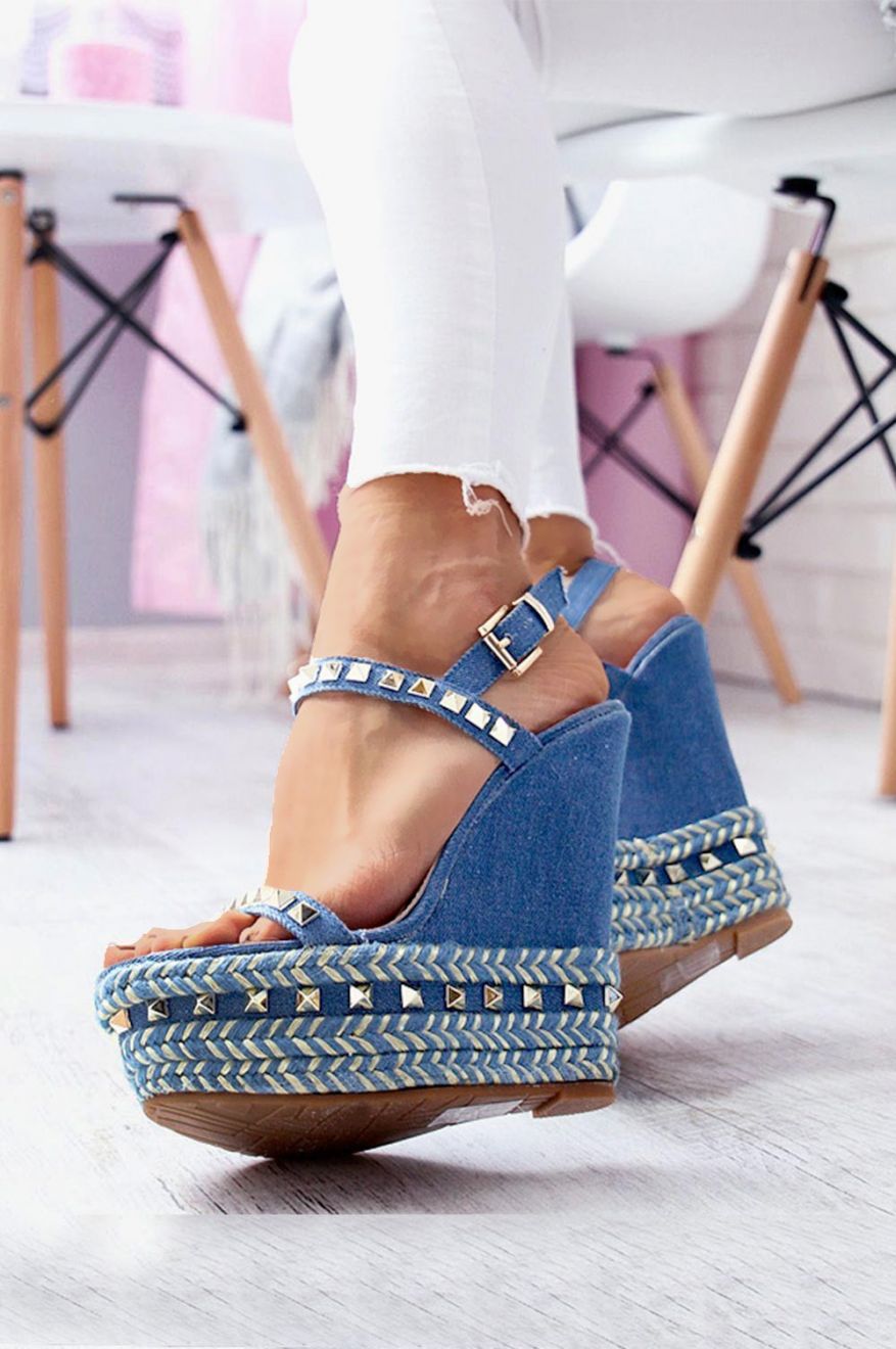 Sandali con zeppa in jeans e borchie Togo Blu – Alexoo