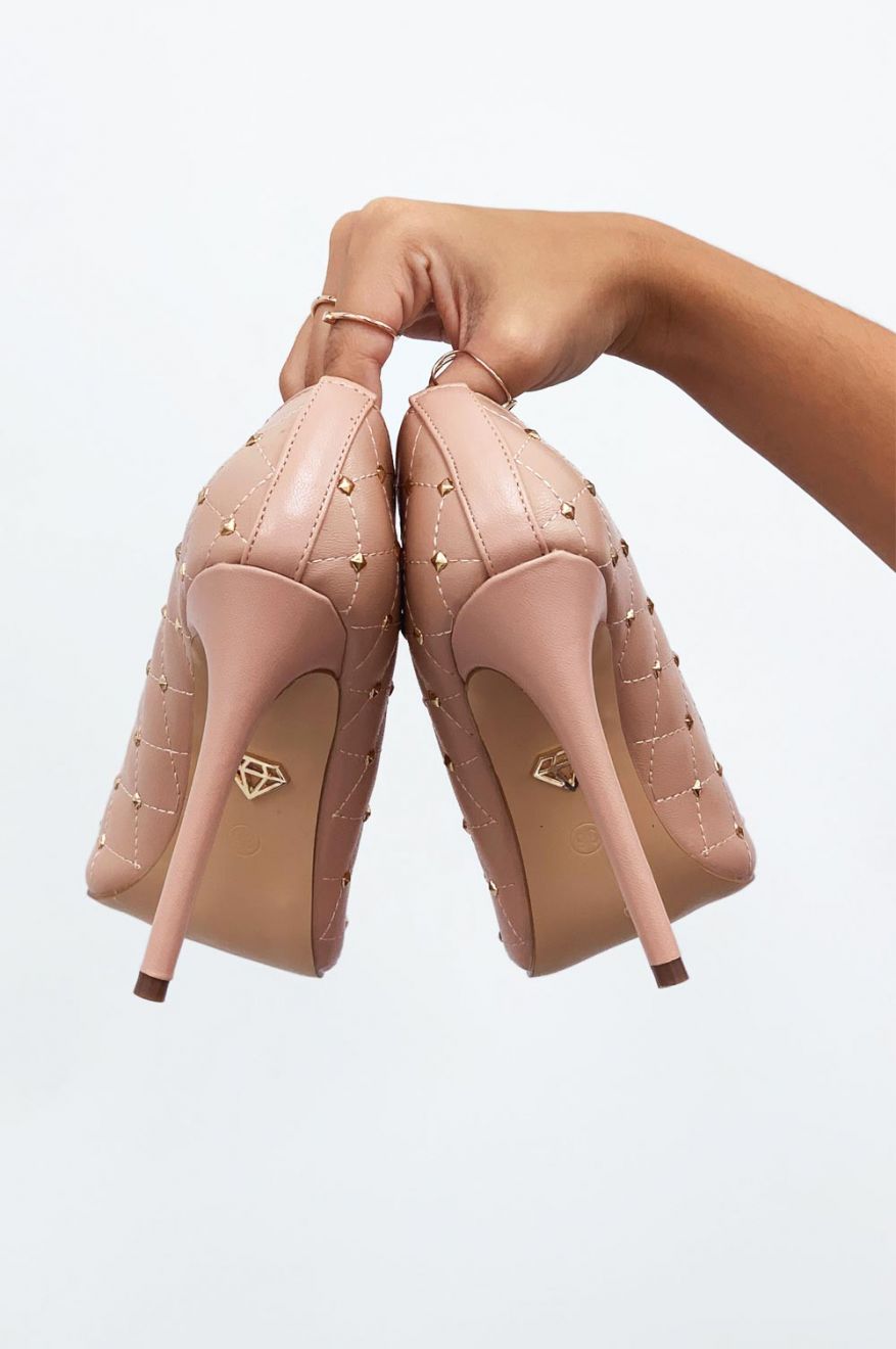 LOVELY - Pink quilted pumps with gold studs