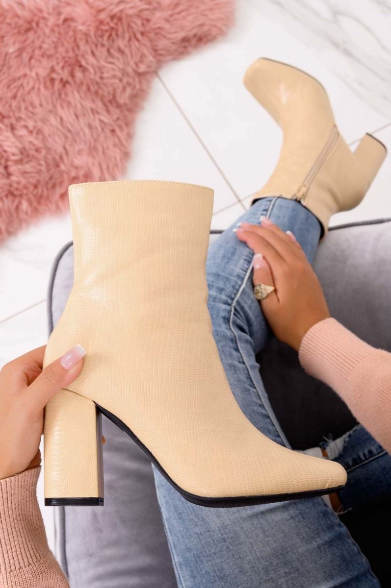 Bottines beiges effet python à talon confortable