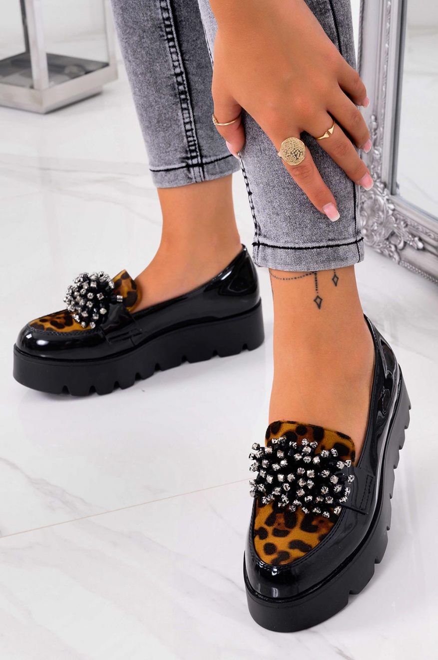 JESSY - Richelieus noirs en vernis avec empiècements léopard et strass