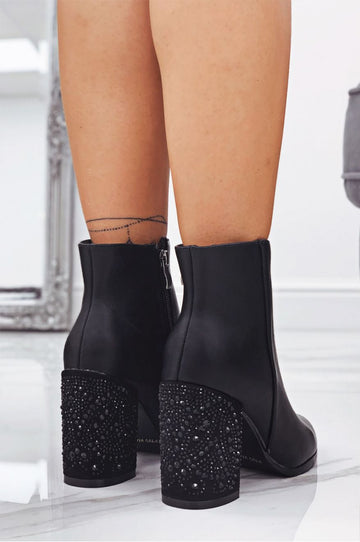 Black ankle boots with comfortable jewel heel
