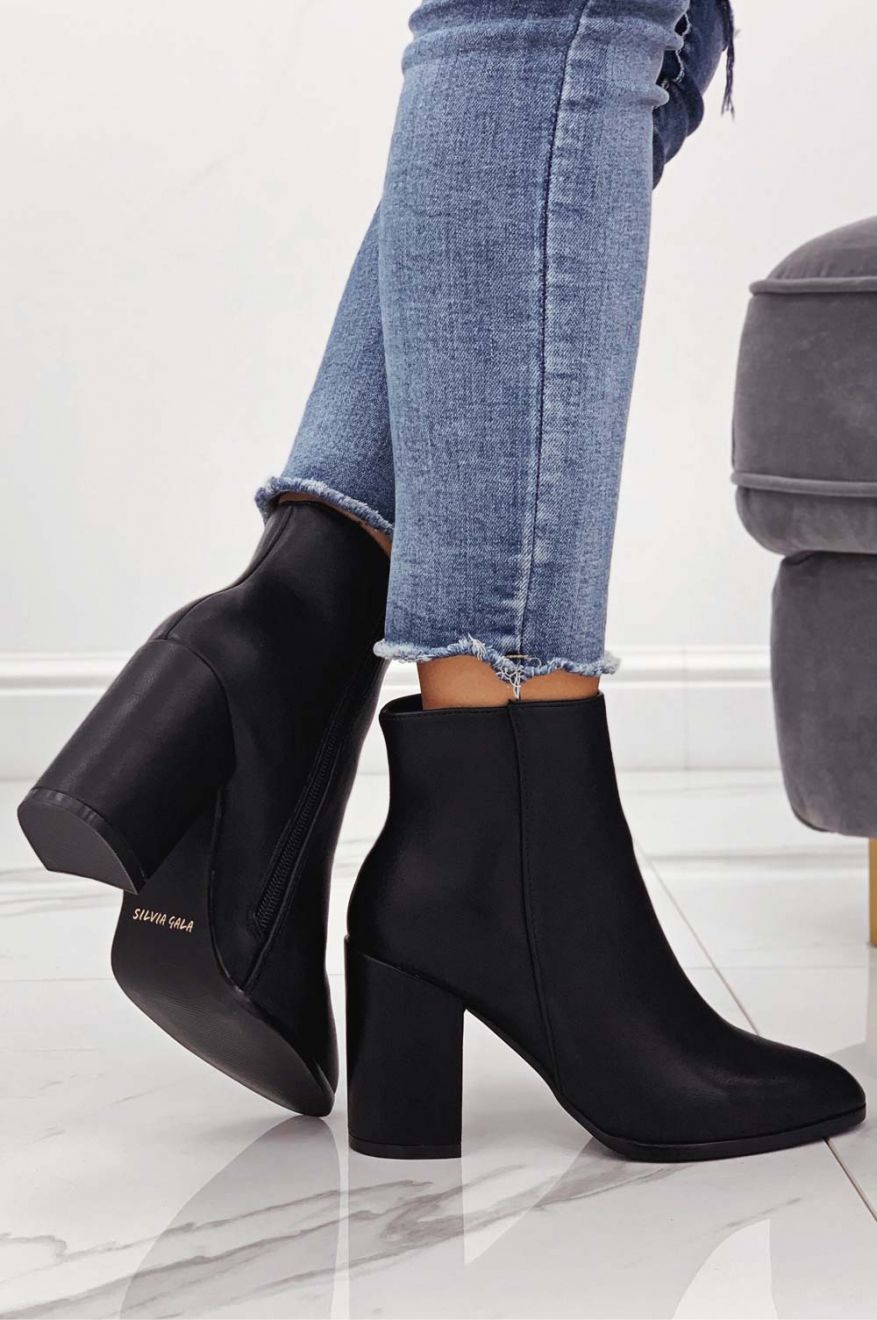 Black ankle boots in faux leather with comfortable heel