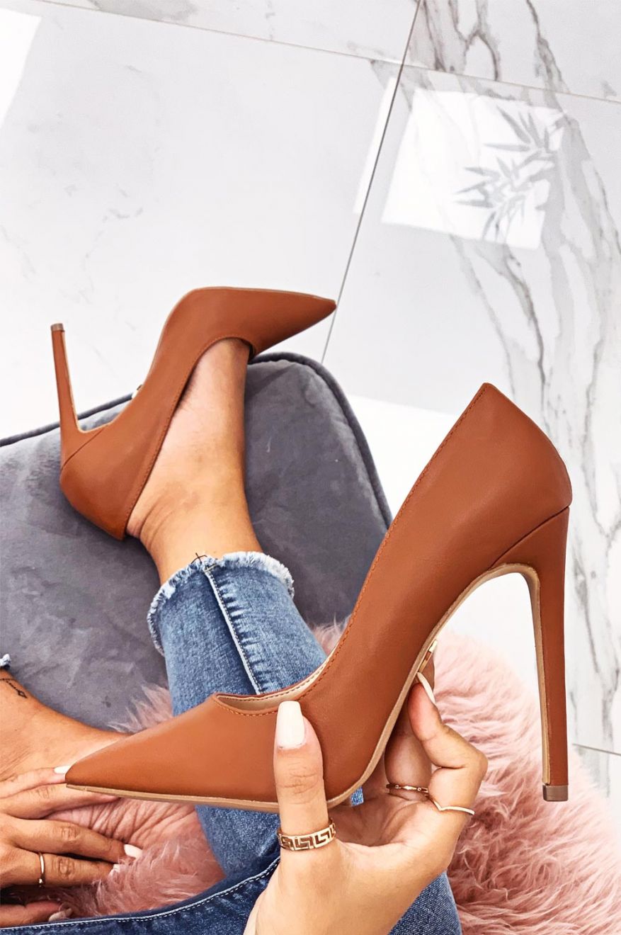Camel faux leather pumps with high heel