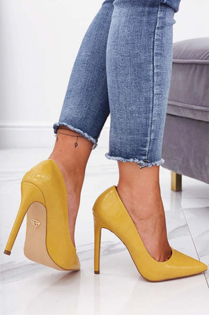 Yellow faux crocodile leather pumps with high heel