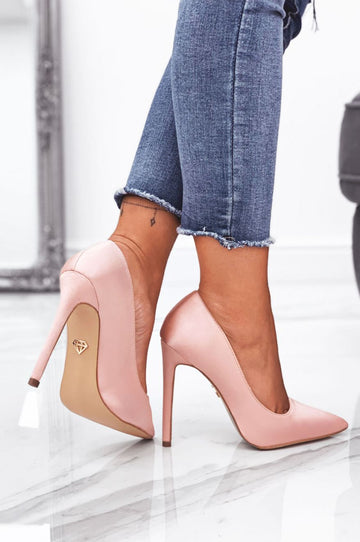 Pink satin high-heeled pumps