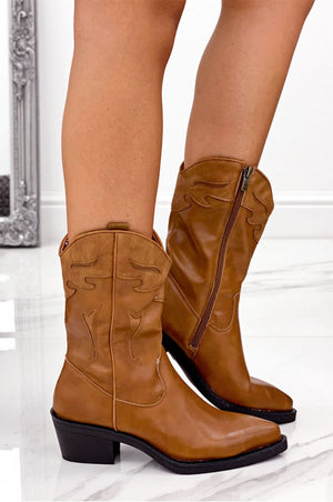 Low camel camperos ankle boots