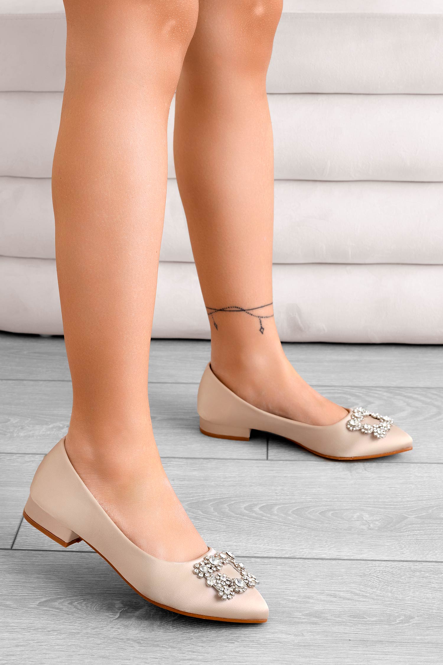 Ballerine champagne in raso con gioiello