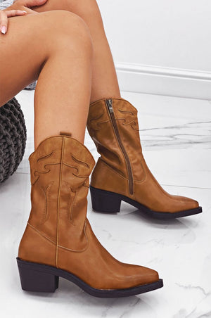 Low camel camperos ankle boots