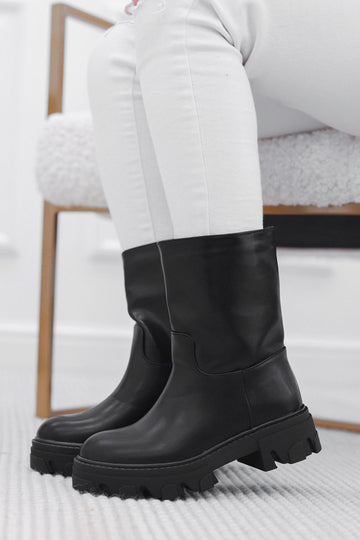 Alexoo black ankle boots in faux leather