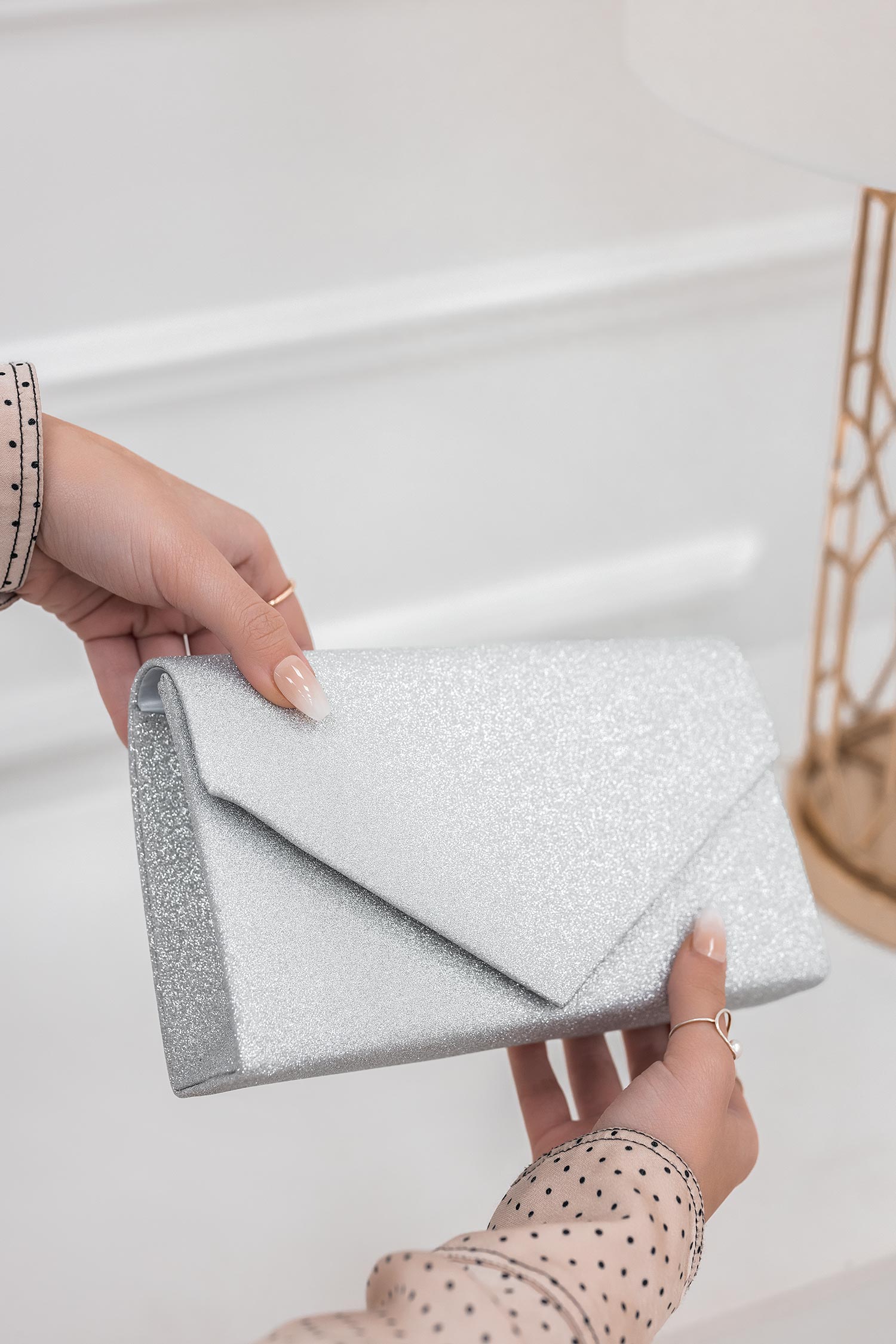 Sac - pochette B204 argentée avec paillettes