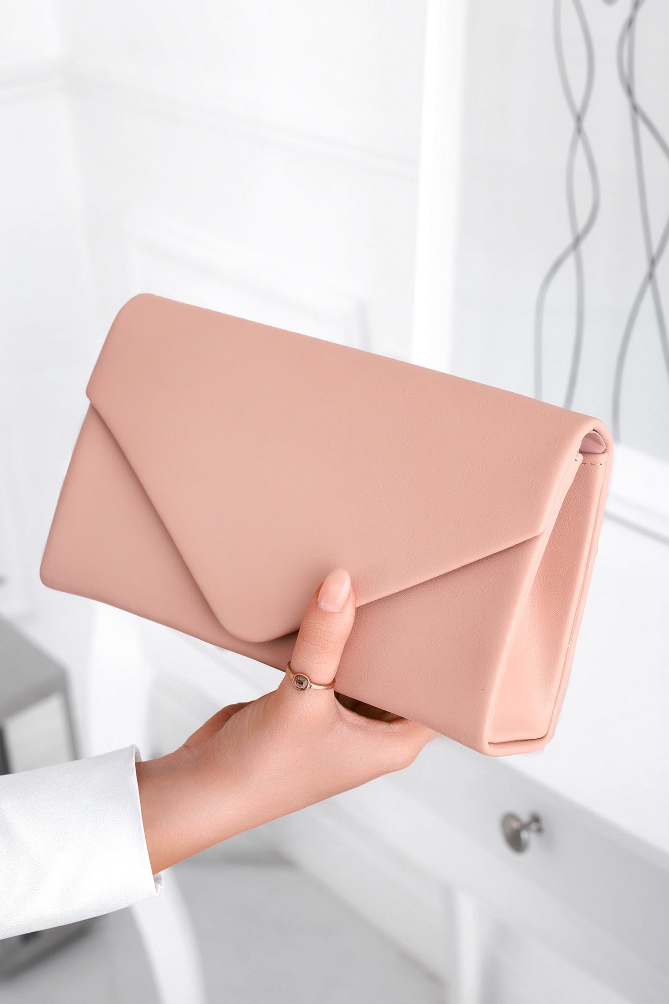 B205 pink clutch bag in faux leather