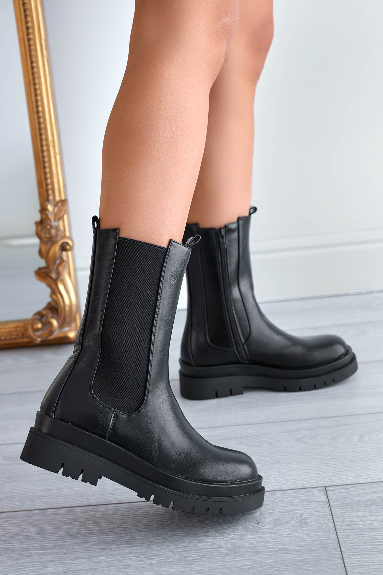 COLOMBA - Bottines noires avec élastique latéral