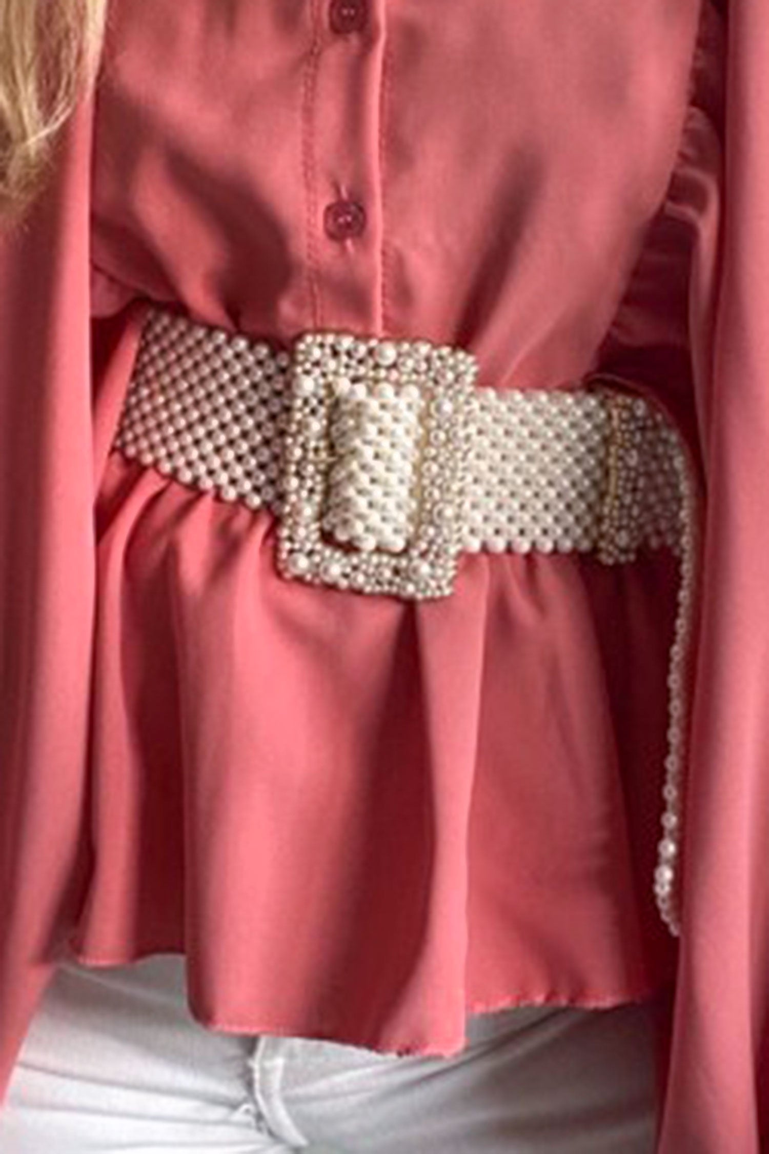 Cintura bianca in perle con fibbia oro