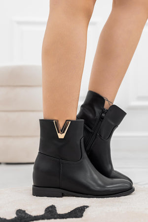 Black ankle boots with internal wedge